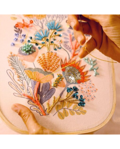 Atelier 58 Perlage Djeco – Coffret broderie perles et sequins FSC